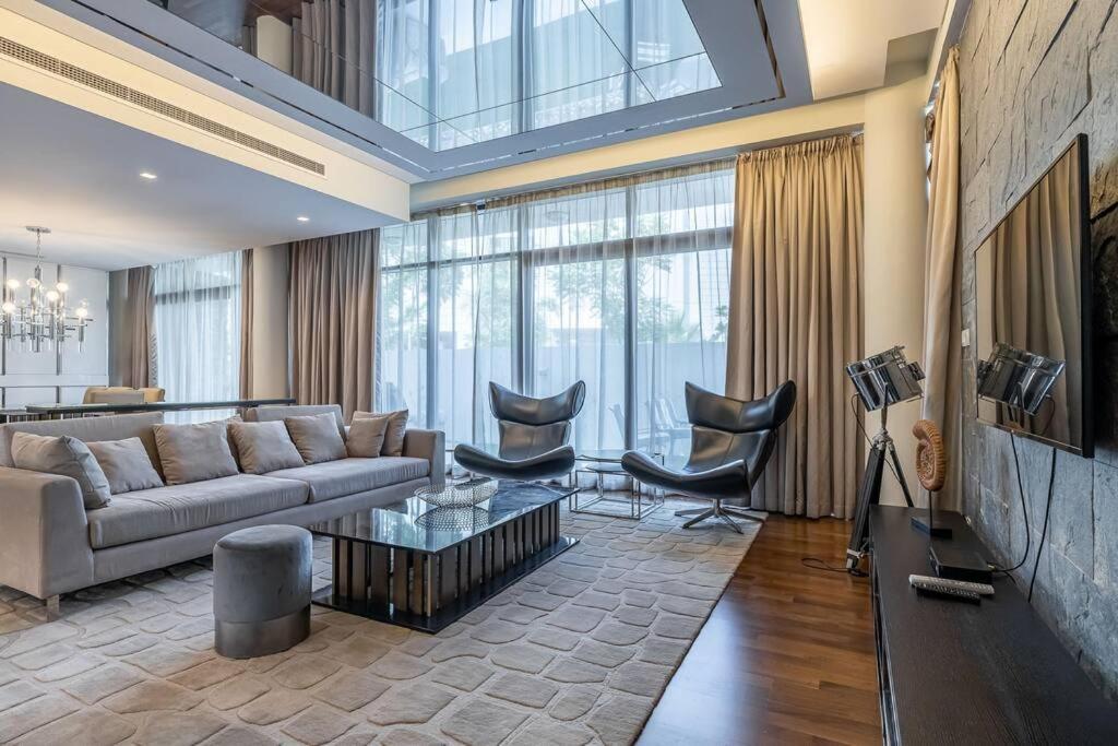 Spacious And Elegant 5Br Plus Maids Room Villa In Damac Dubai Eksteriør billede